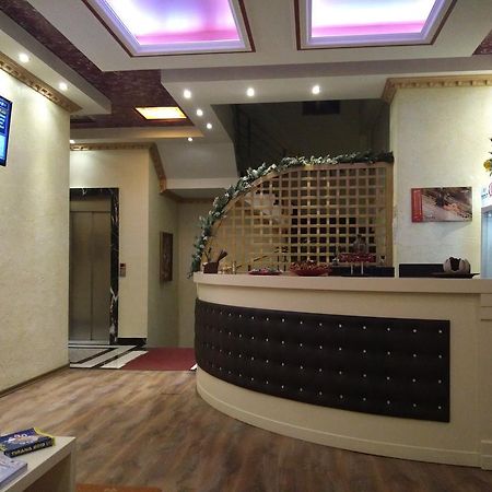 Hotel Mustang Vasqarr Екстериор снимка