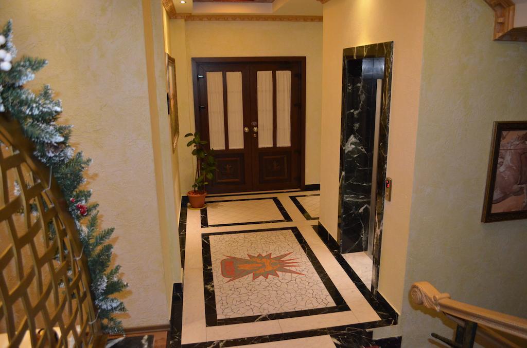 Hotel Mustang Vasqarr Екстериор снимка