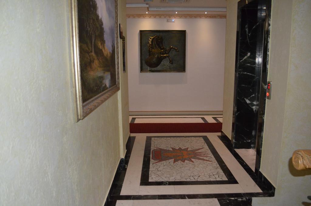 Hotel Mustang Vasqarr Екстериор снимка