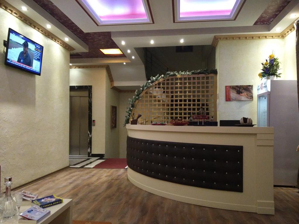 Hotel Mustang Vasqarr Екстериор снимка