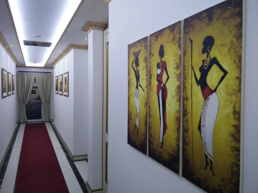 Hotel Mustang Vasqarr Екстериор снимка