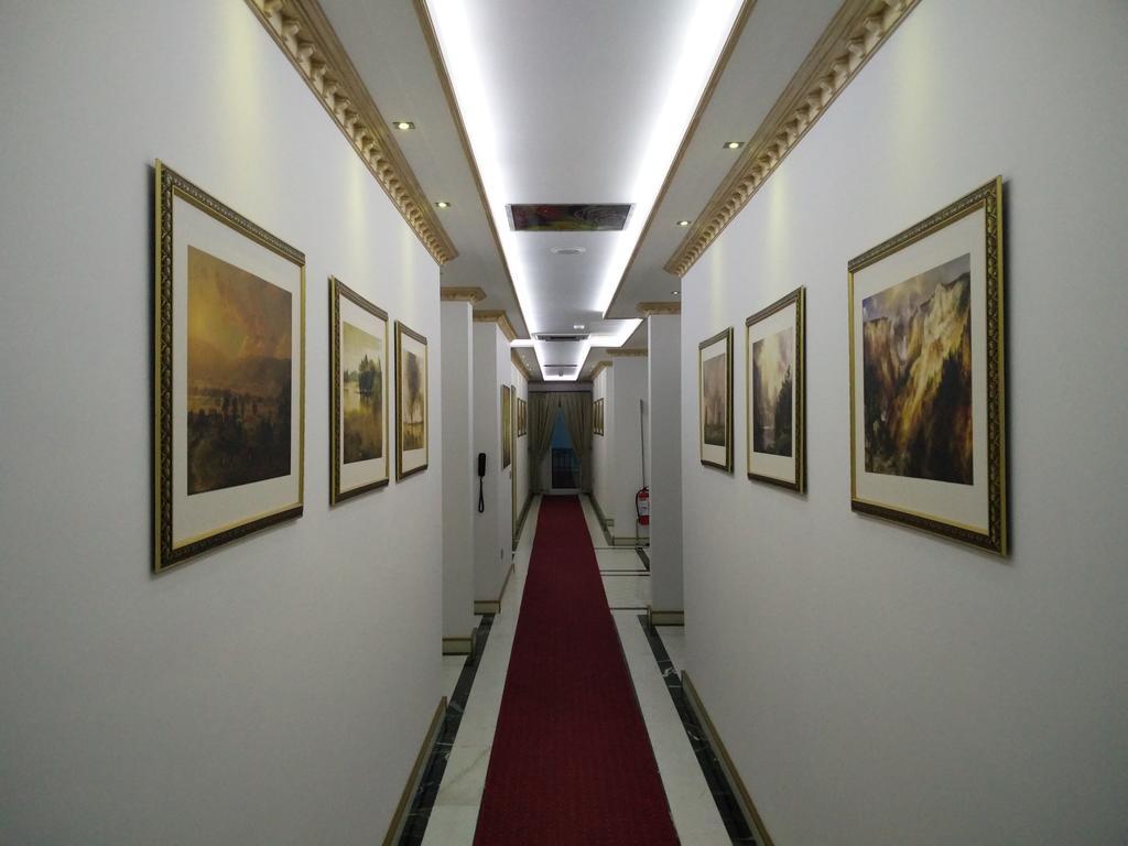 Hotel Mustang Vasqarr Екстериор снимка