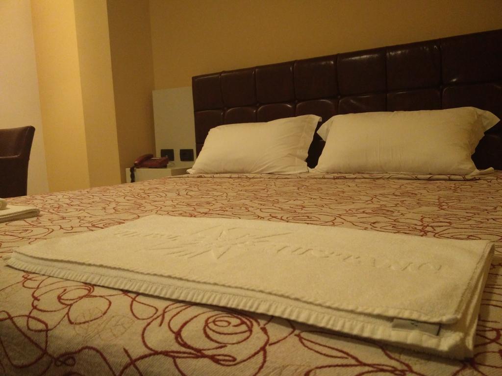 Hotel Mustang Vasqarr Екстериор снимка