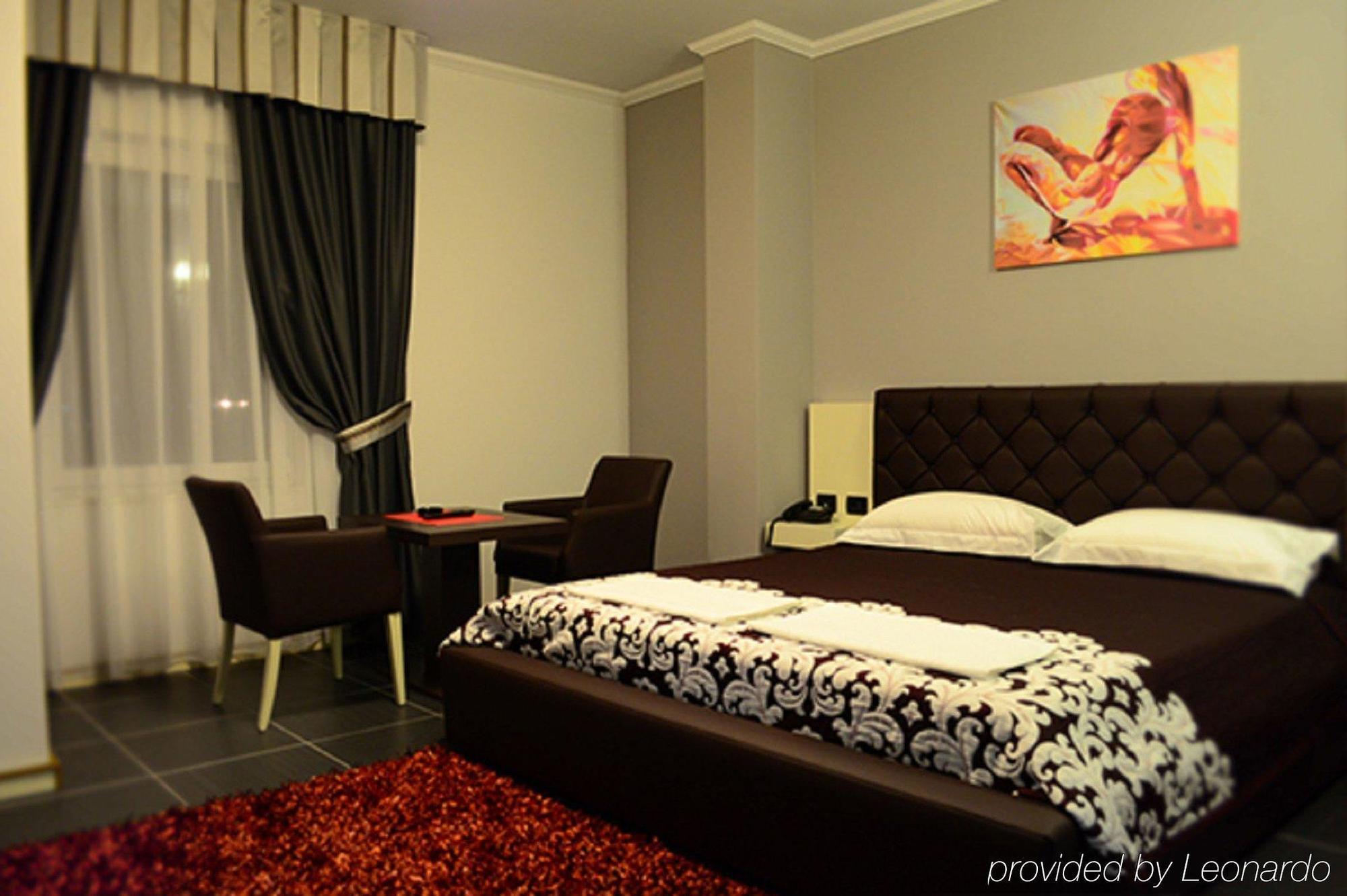 Hotel Mustang Vasqarr Екстериор снимка