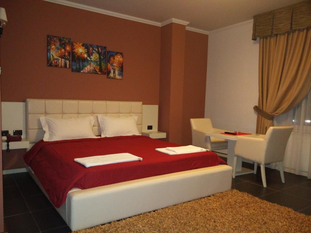 Hotel Mustang Vasqarr Екстериор снимка