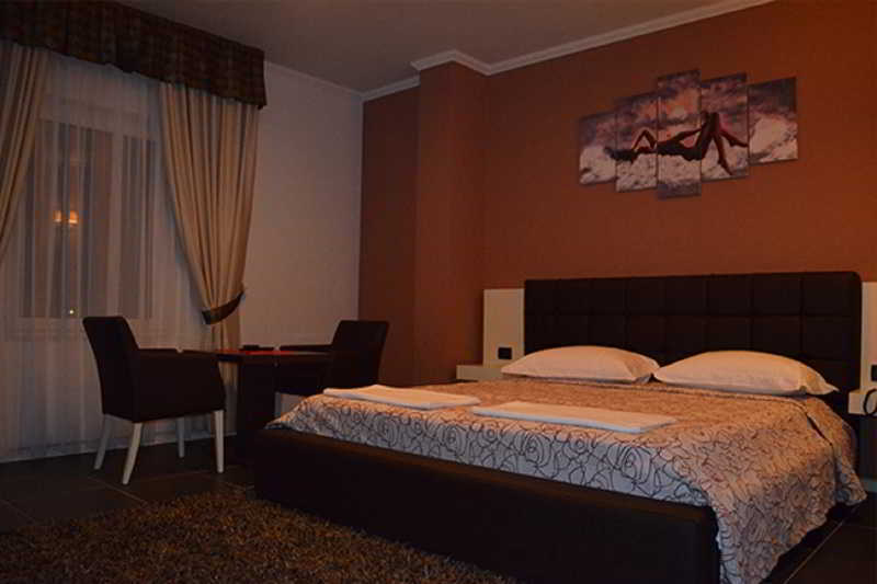 Hotel Mustang Vasqarr Екстериор снимка